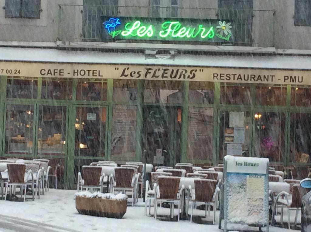 Hotel Cafe Les Fleurs Argeles-Gazost Exterior photo